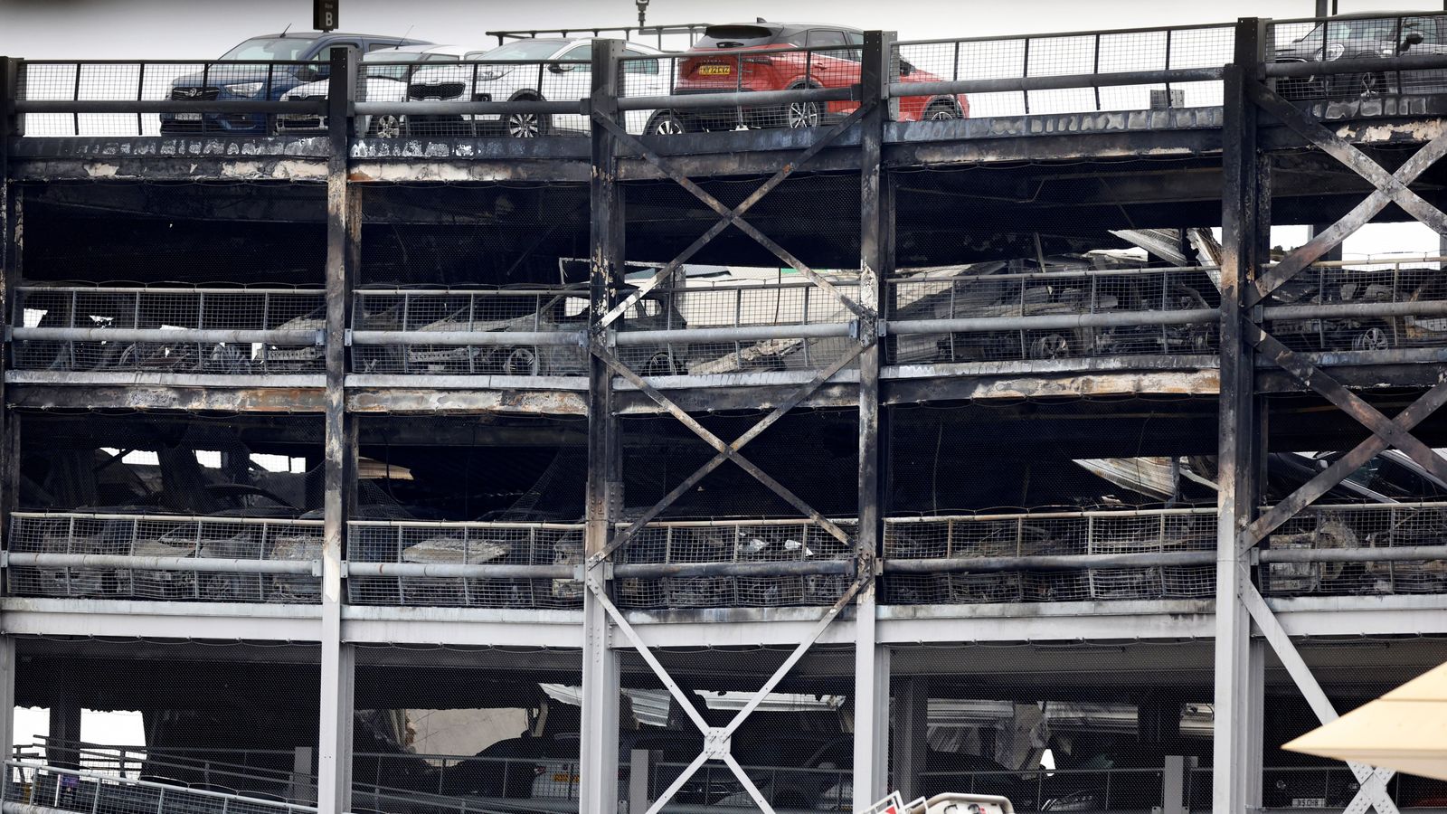 skynews-fire-luton-airport_6318082